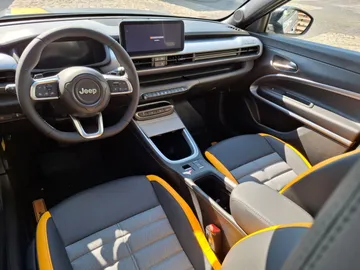 Car image 30