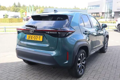 Car image 4