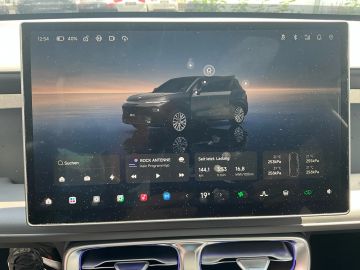 Car image 23