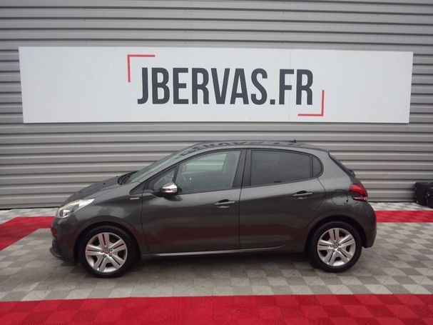 Peugeot 208 100 Style 74 kW image number 5