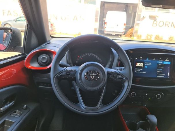 Toyota Aygo X CVT 53 kW image number 10