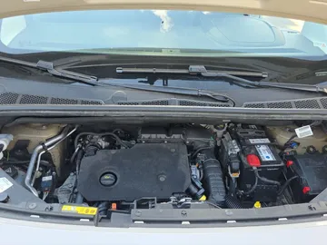 Car image 26