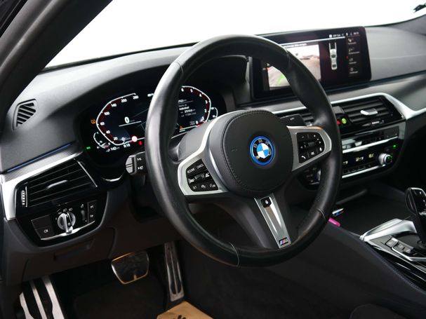 BMW 545 e xDrive 290 kW image number 17