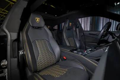 Car image 34