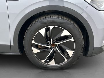 Car image 27