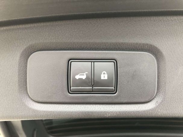 Nissan Qashqai 1.3 DIG-T N-CONNECTA 103 kW image number 8