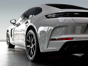 Car image 27
