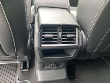 Car image 37