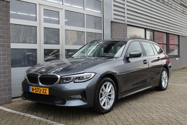 BMW 318i Touring 115 kW image number 1