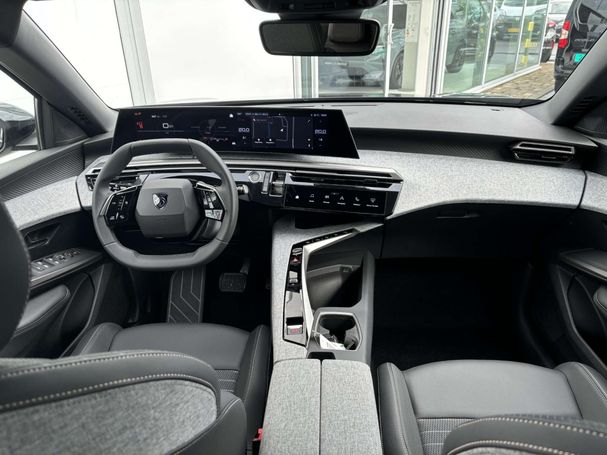 Peugeot 5008 1.2 Hybrid 100 kW image number 3