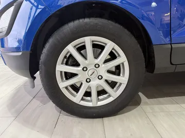 Car image 35