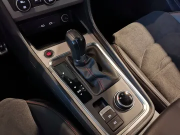 Car image 33