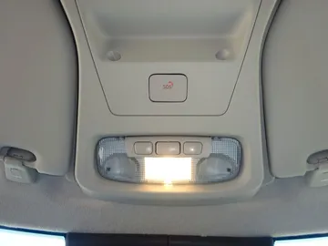 Car image 32