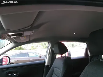 Car image 27