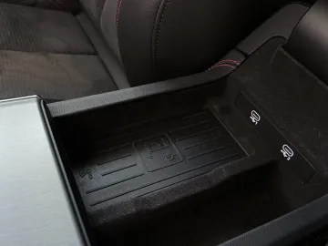 Car image 47