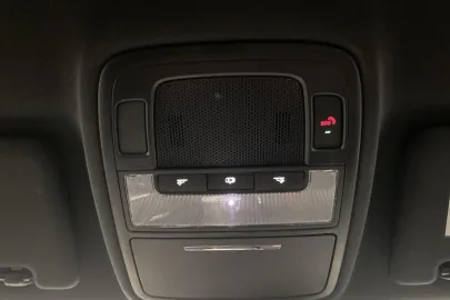 Car image 35