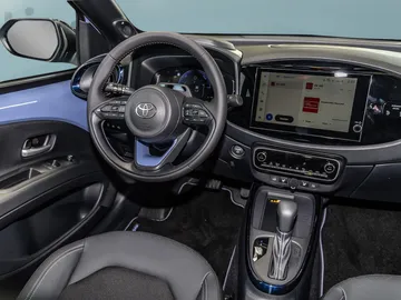 Car image 4