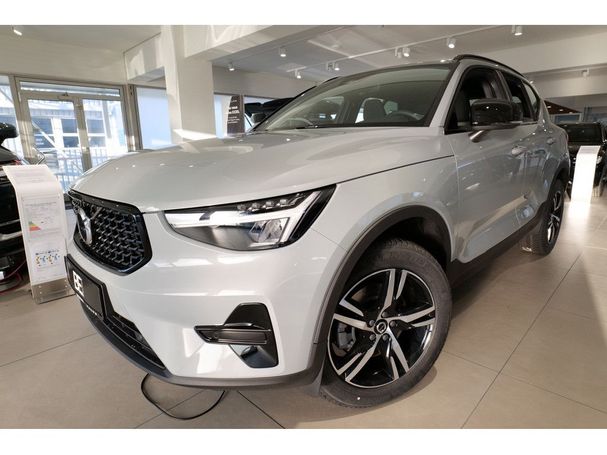 Volvo XC40 B4 Plus Dark 145 kW image number 1