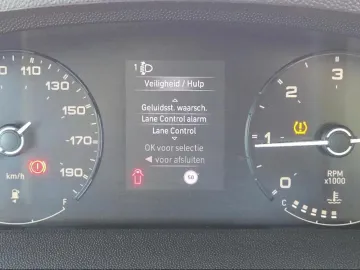 Car image 29