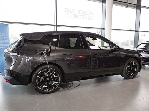 BMW iX xDrive40 240 kW image number 4