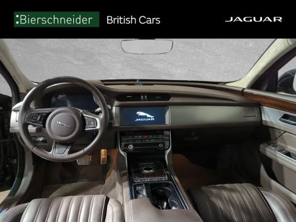 Jaguar XF 30t Portfolio 221 kW image number 12