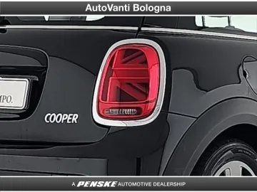 Car image 33