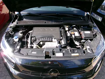Car image 30