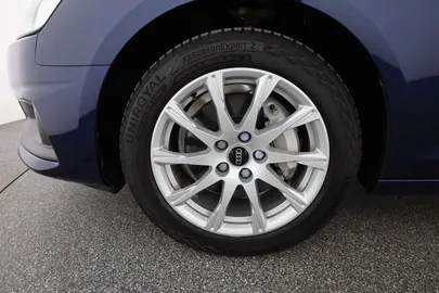 Car image 30