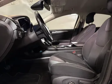 Car image 23