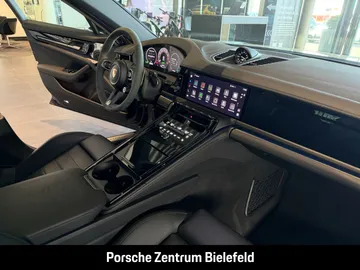 Car image 33