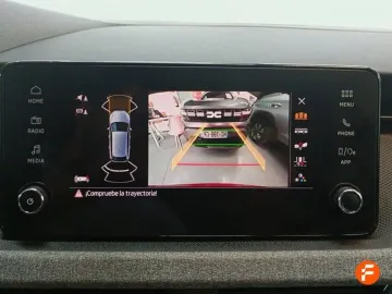 Car image 32
