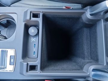 Car image 37