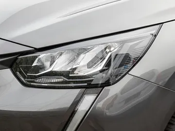 Car image 26