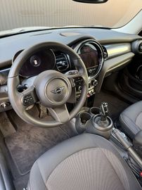 Car image 37