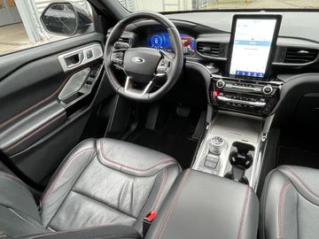 Car image 14