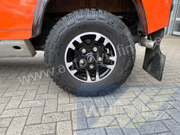 Land Rover Defender SE 110 kW image number 9