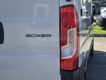 Car image 28