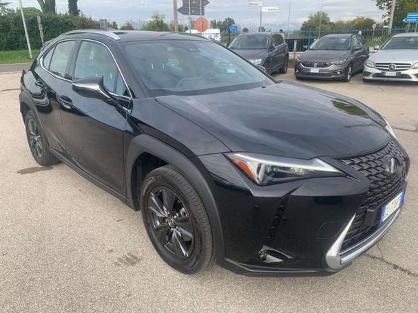 Lexus UX 250h 107 kW image number 3