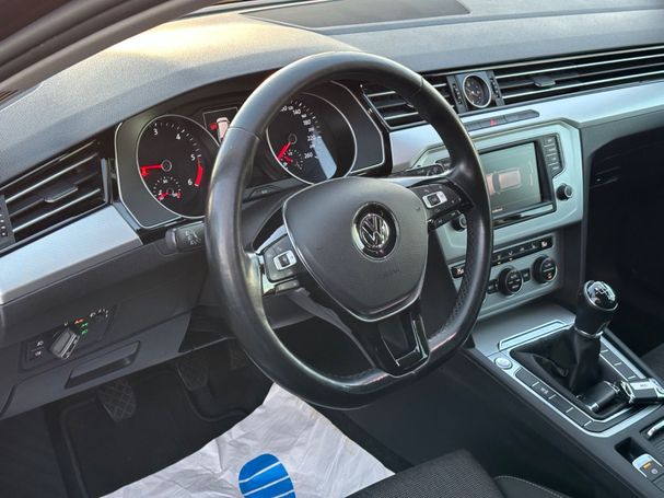 Volkswagen Passat Variant 110 kW image number 14