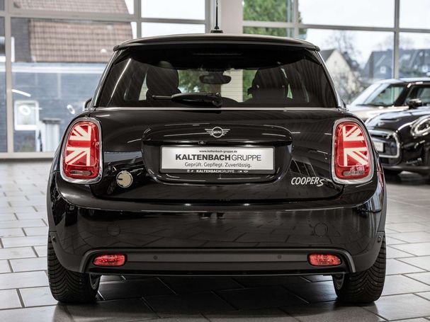 Mini Cooper SE Mini Yours Trim 135 kW image number 7