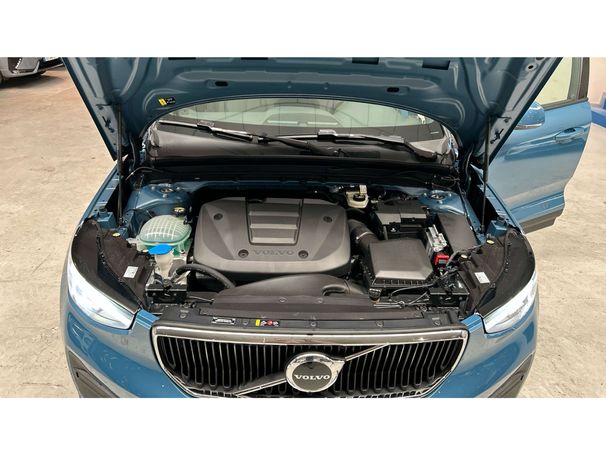 Volvo XC40 T2 Core 95 kW image number 17