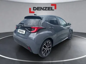 Car image 3