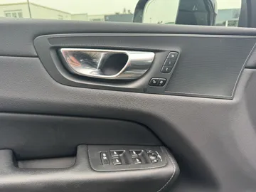 Car image 40