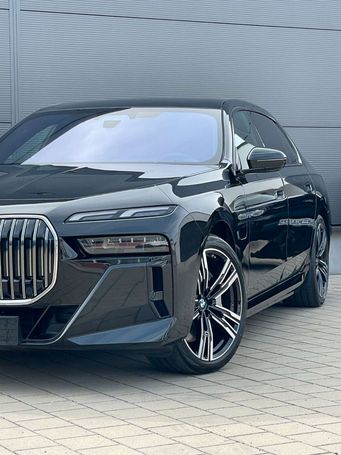 BMW 750e xDrive M Sport 360 kW image number 7