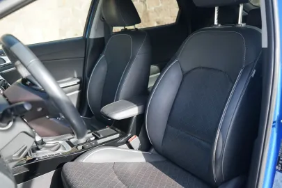 Car image 30