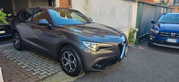 Alfa Romeo Stelvio 2.2 Q4 140 kW image number 2