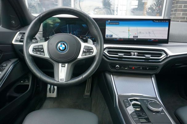 BMW 330e Touring xDrive 215 kW image number 7