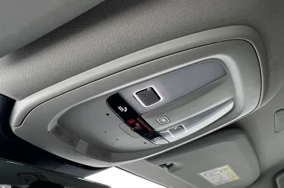 Car image 32