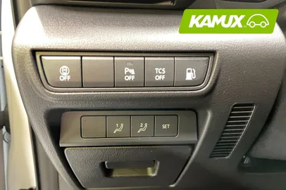 Car image 25