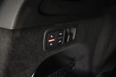 Car image 42